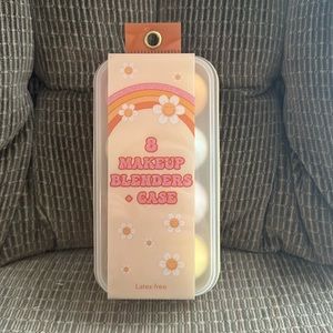 NIB makeup blenders + case